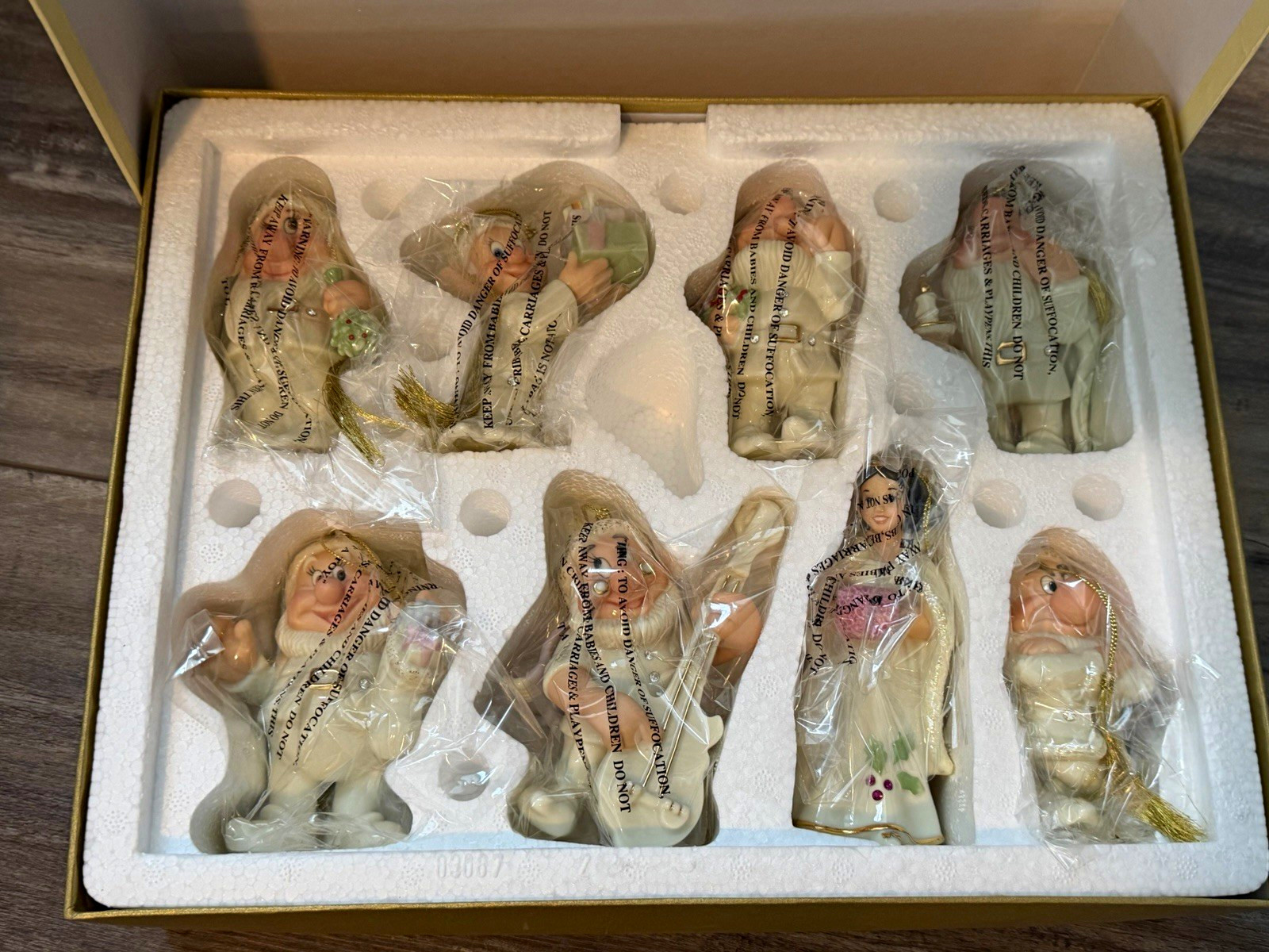 Lenox Classics Disney Snow White & Seven Dwarfs Porcelain Figurines 7 Boxed