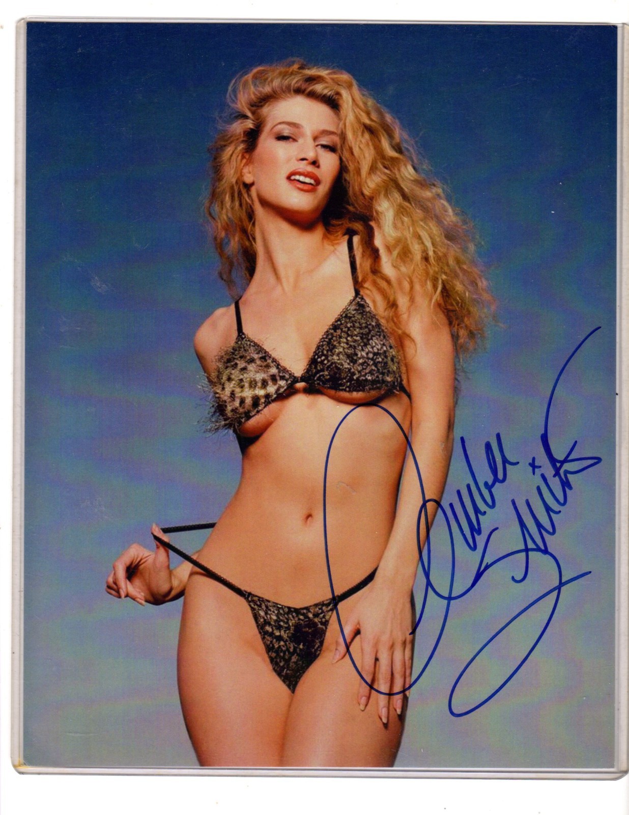 AMBER SMITH    MOVIE &    T V STAR  8 X 10  AUTOGRAPH PHOTO