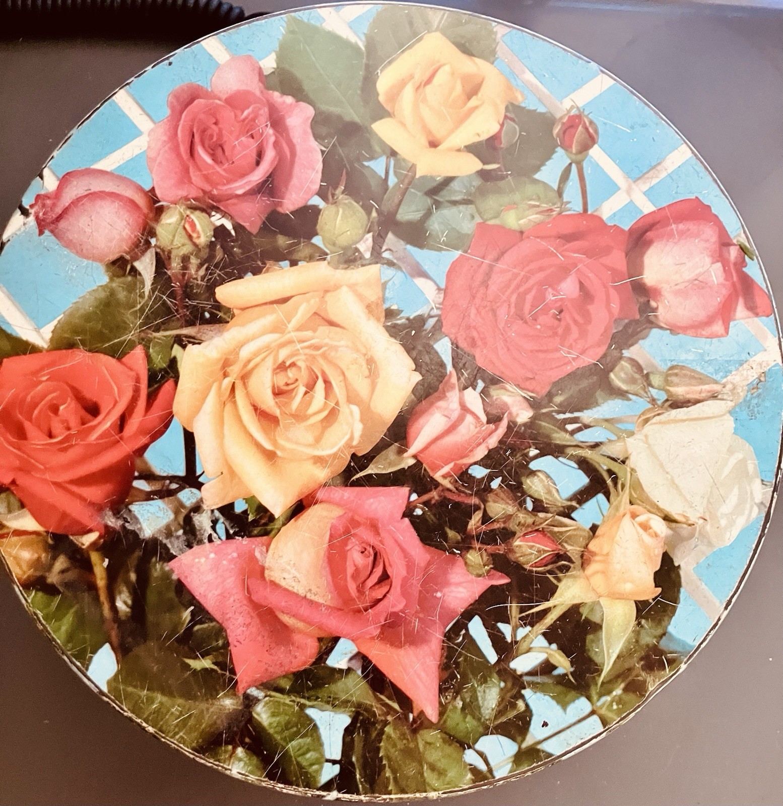 Vintage Peek Frean & Co. Biscuit Tin 9.5“ London England, Floral Design Vintage Peek Frean & Co. Biscuit Tin 9.5“ London England, Floral Design