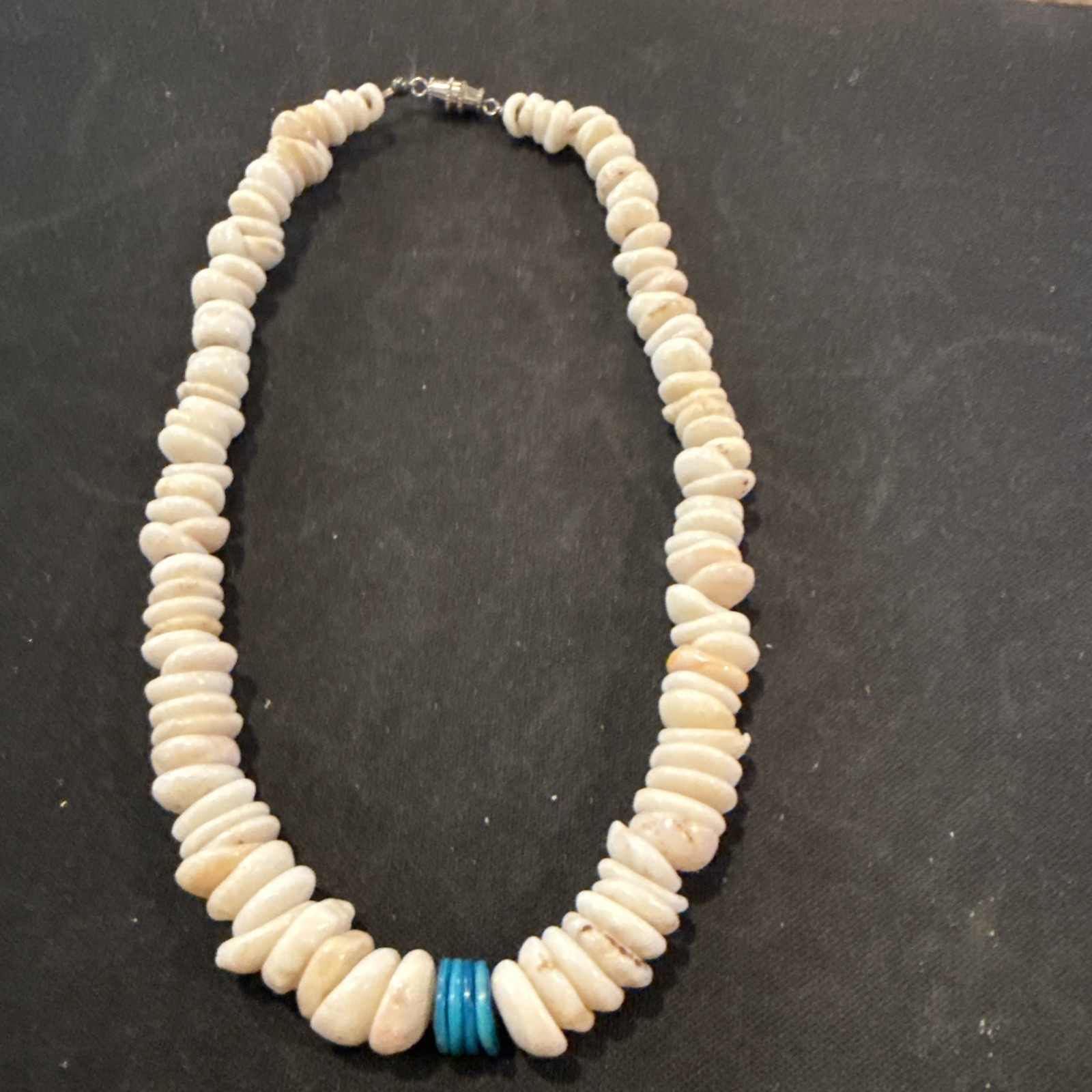 Vintage Authentic Hawaiian Puka Shell Necklace Choker 13” Turquoise Bead 70s