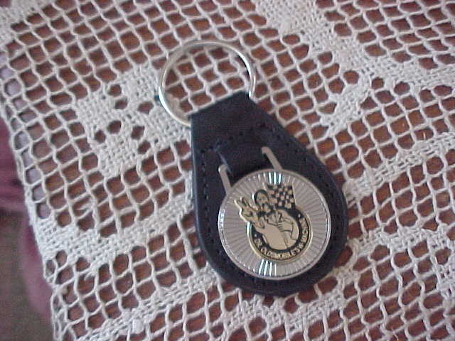 DR OLDSMOBILE'S W MACHINE SILVER CHROME LEATHER KEY FOB NOS QUALITY KEY HOLDER