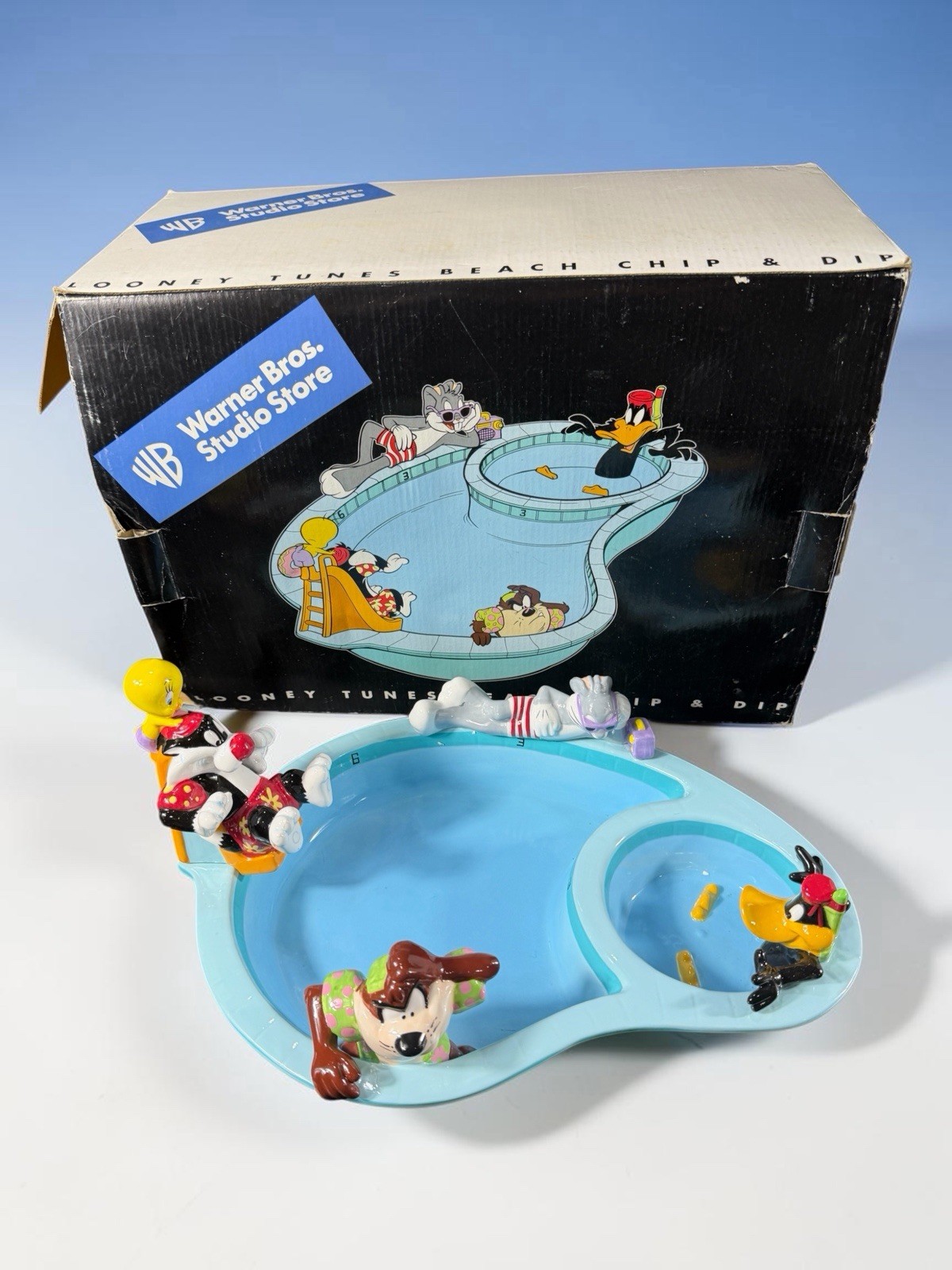 Looney Tunes Beach Chip & Dip Warner Bros Studio Store 2000 Sylvester Daffy