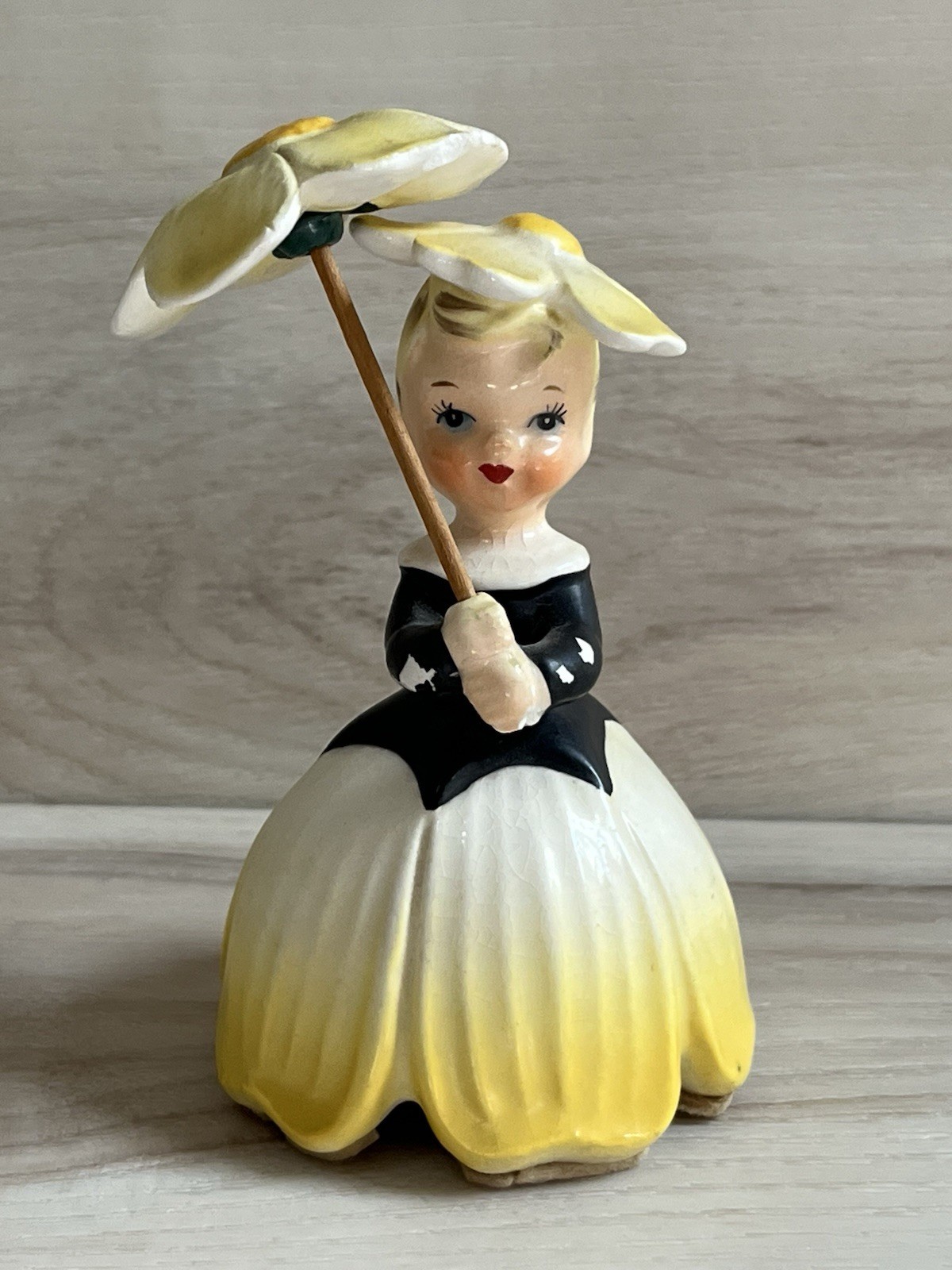VTG 1956 Napco Flower of the Month Girl with Daisy Parasol #A1949 READ