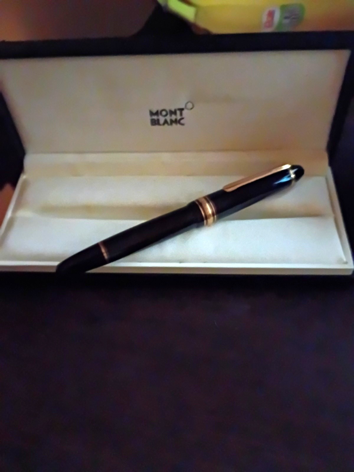 Authentic Vintage Montblanc Meisterstück Pen with 4810 Gold Nib & Leather case 
