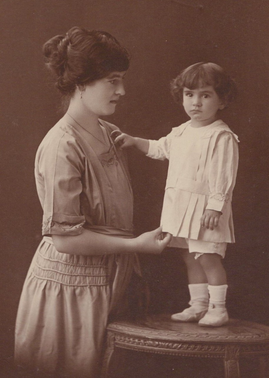 MOTHER DOTING ON DAUGHTER : BIXIO : BUENOS AIRES : ARGENTINA : RPPC