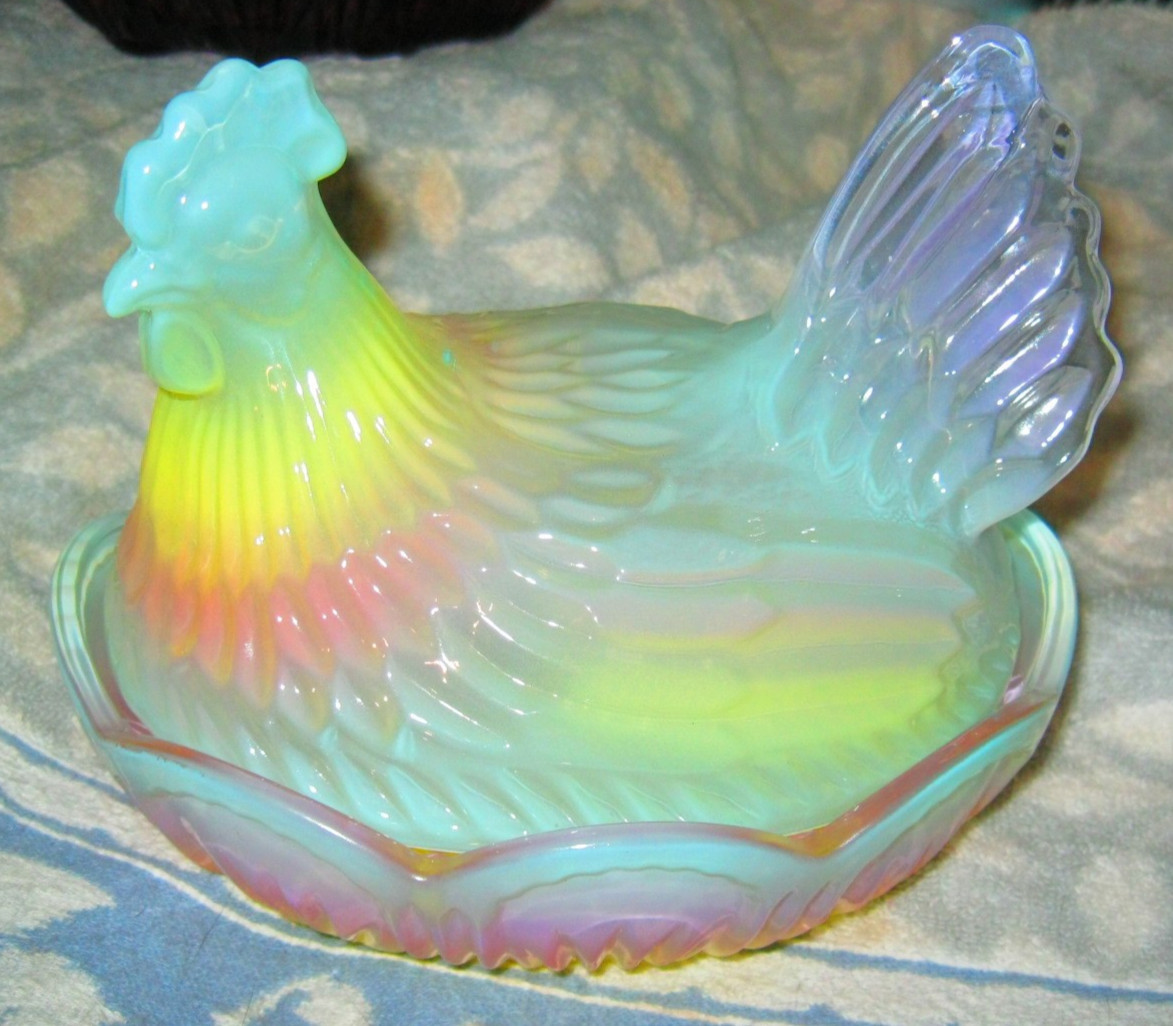 Rare Color Of Glass Hen on a Nest 2 piece 6.75 X5” Last ones