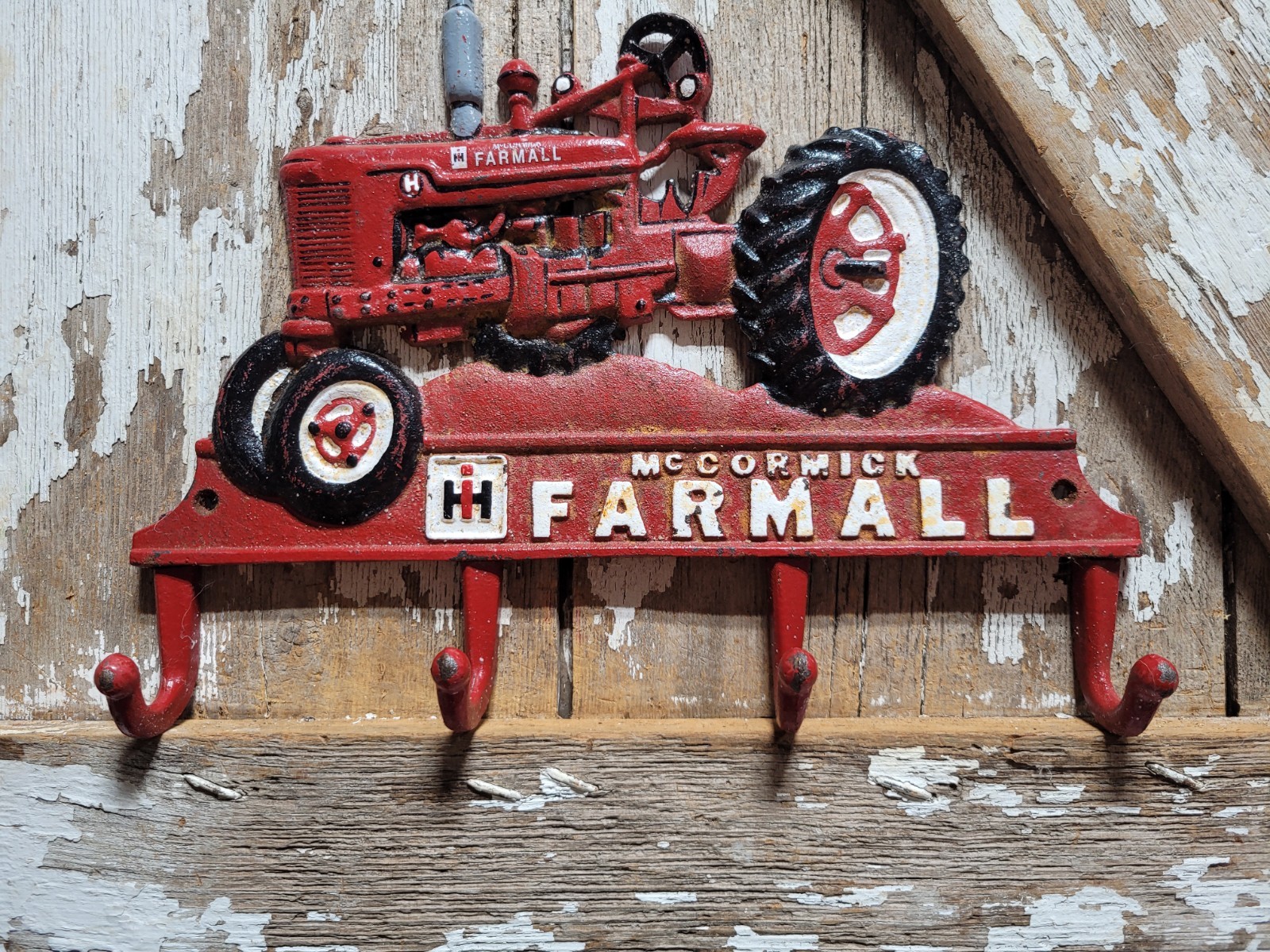 VINTAGE FARMALL SIGN OLD CAST IRON MCCORMICK INTERNATIONAL HARVESTER TARCTOR