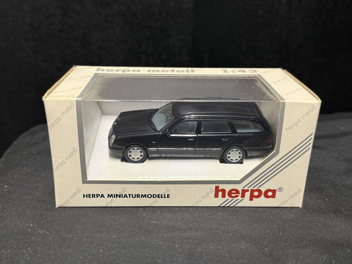 Herpa Mercedes-Benz E320 T-Modell 1/43 Black [Age 13+]