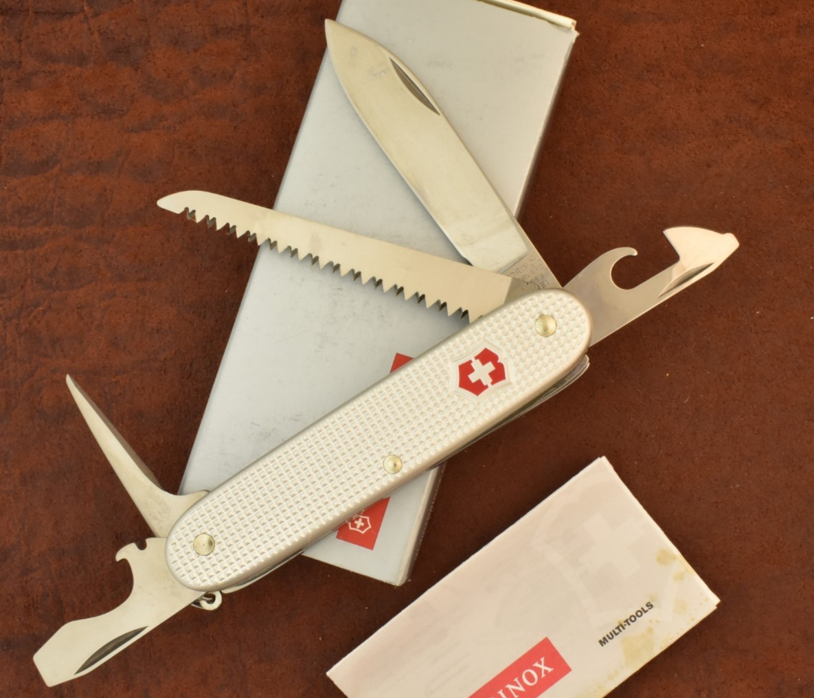 VINTAGE EARLY 2000's NOS VICTORINOX SWISS ARMY ALOX FARMER KNIFE NICE ORIG BOX