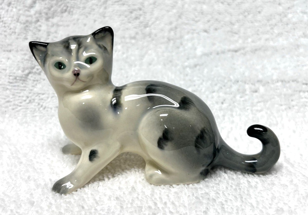 Darling Grey Spotted Cat Kitten Figurine w Curled Tail Green Eyes 3 7/8 x 2 1/4