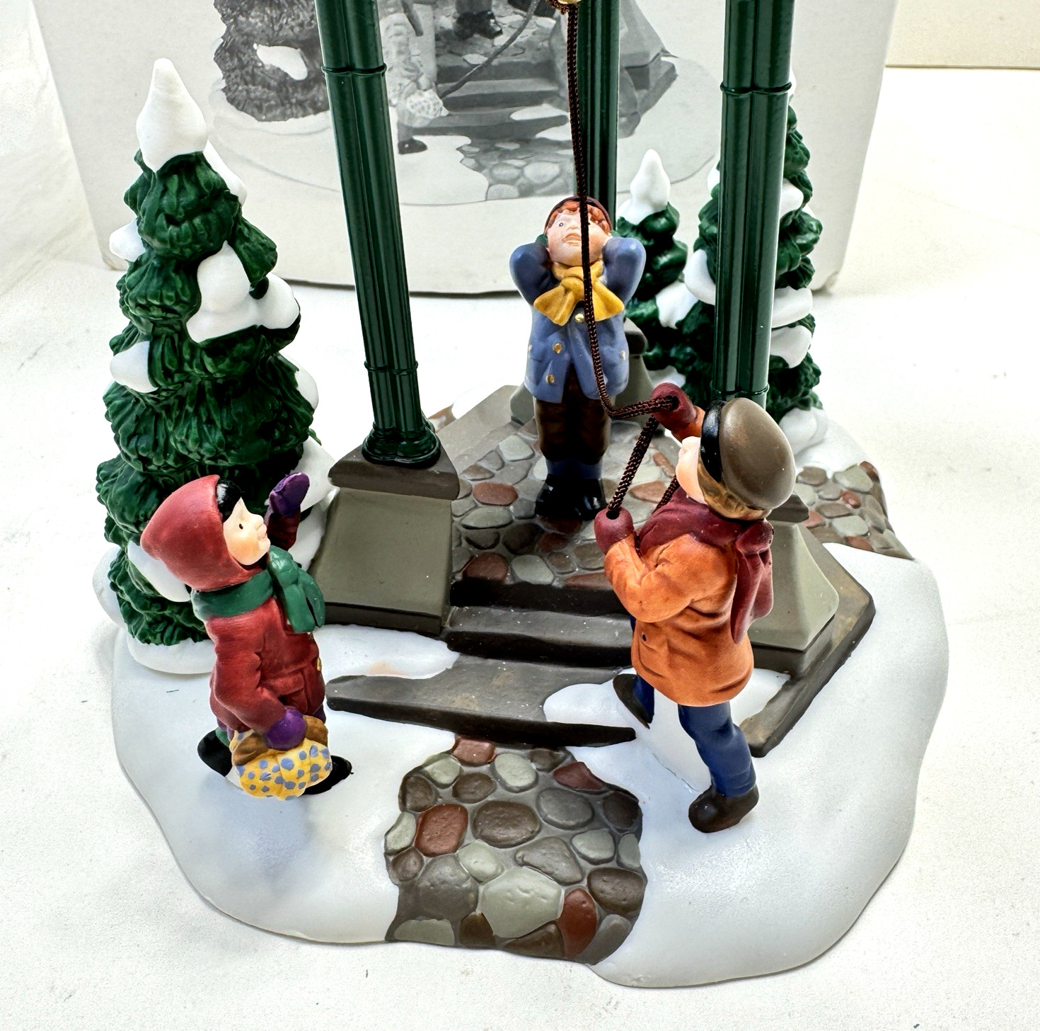 Dept 56 Christmas Bells 1996 Special Event Piece Heritage Villiage 98711 MINT Dept 56 Christmas Bells 1996 Special Event Piece Heritage Villiage 98711 MINT
