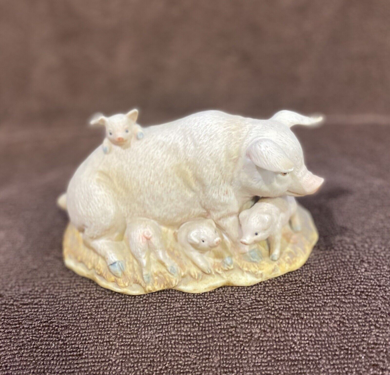 Pre Owned Vintage Homco Ceramic Pig Playing With Piglets Figurine #1443