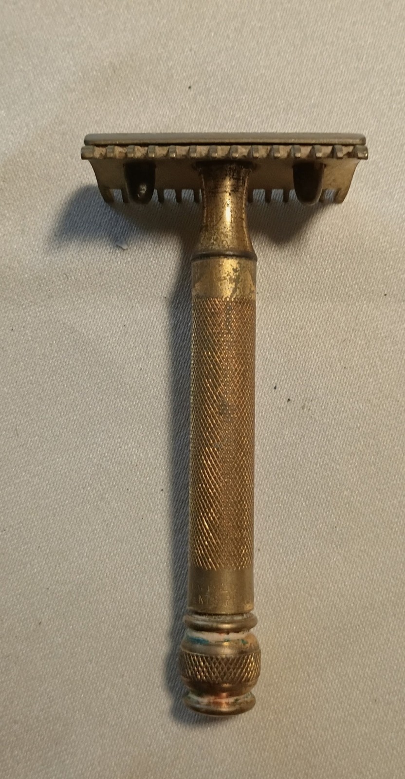 Vintage Gillette Safety Razor With Metal Case In Original Unrestored Condition