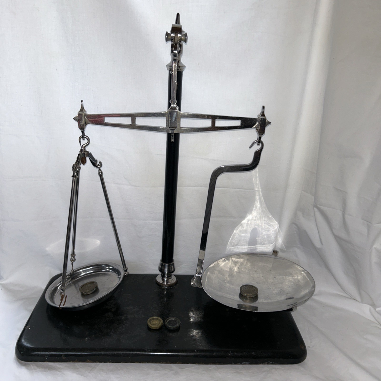 Vintage Weighing Scales Co-Op Cast Iron & Chrome Decrative C.W.S 10-2 On Base