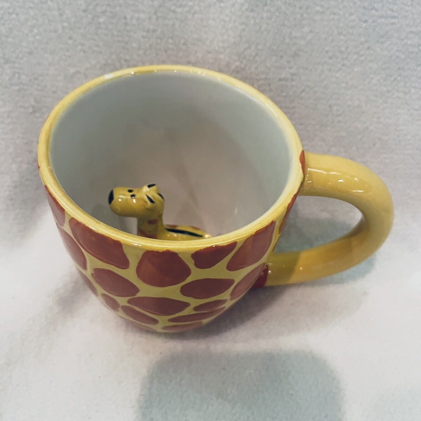 Ceramic World Market Giraffe Mug Yellow/ Brown Spots Giraffe Figure Inside Botto