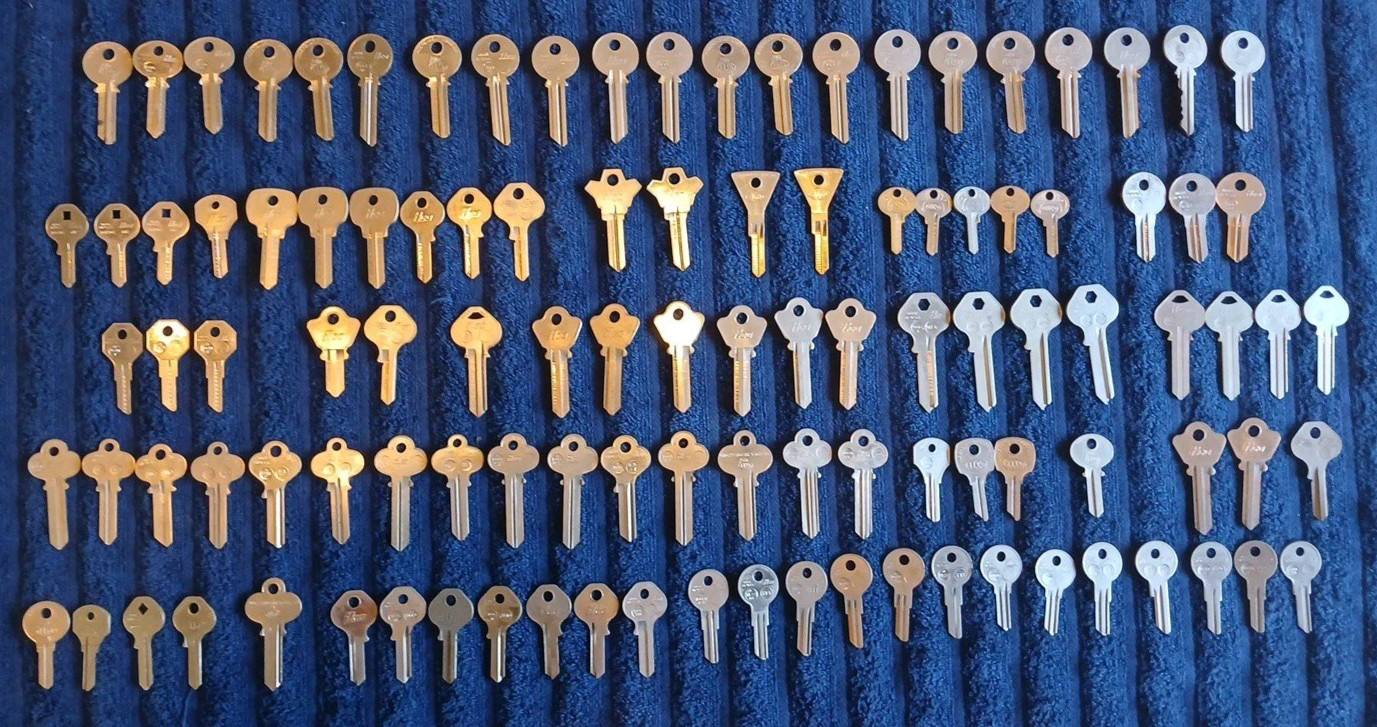 Lot 100+ - ILCO New Uncut Vintage Old Padlock Lock Blank Keys - Various Sizes Lot 100+ - ILCO New Uncut Vintage Old Padlock Lock Blank Keys - Various Sizes