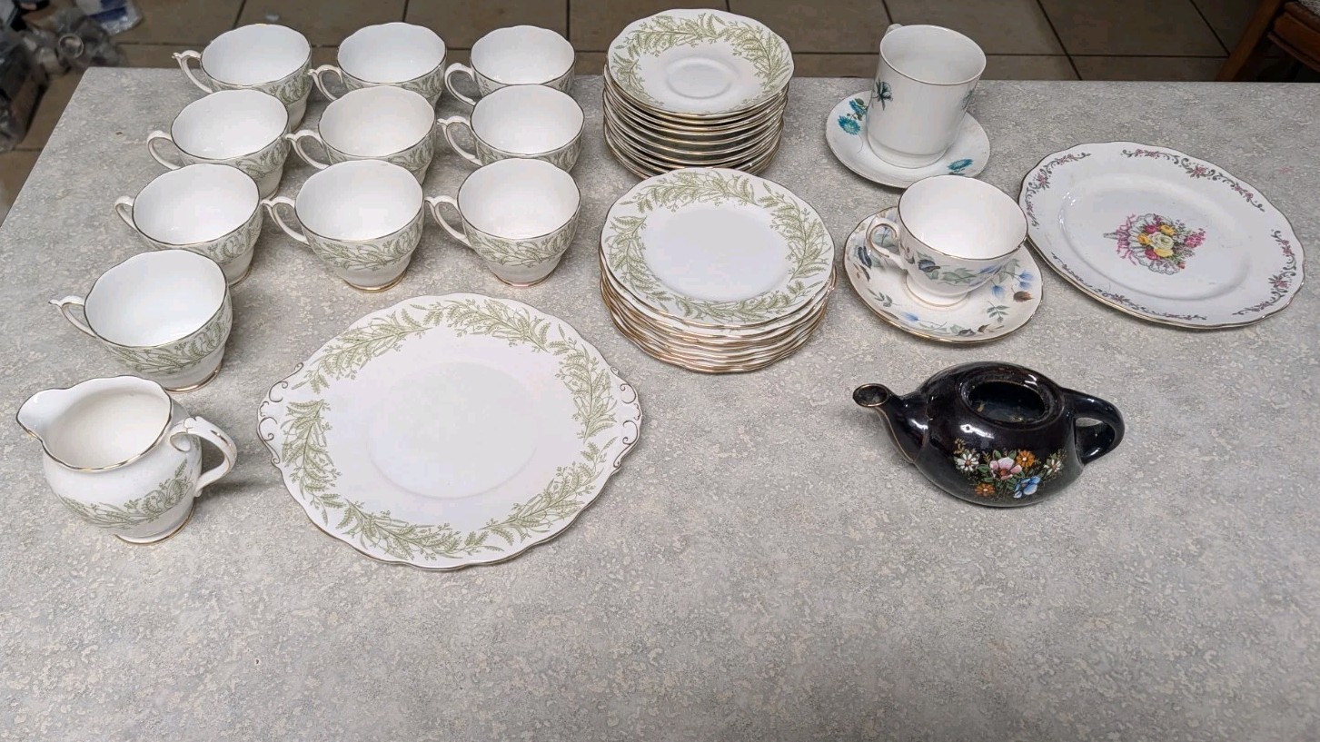 Roslyn \'Whispering Grass\' Fine Bone China Vintage Tea Set