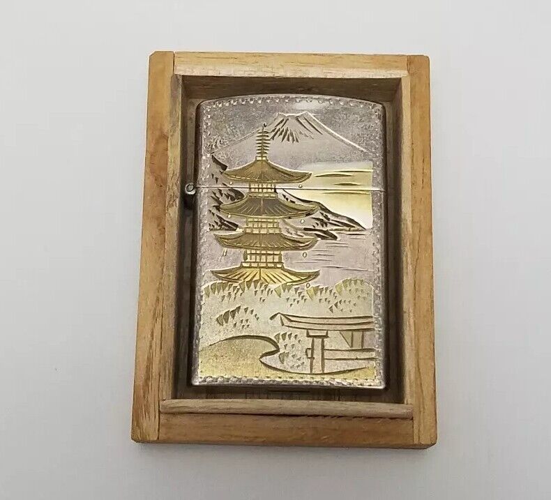 Vintage Lighter Japanese Sterling Silver  Engraved Ex Condition Mt Fuji Asian