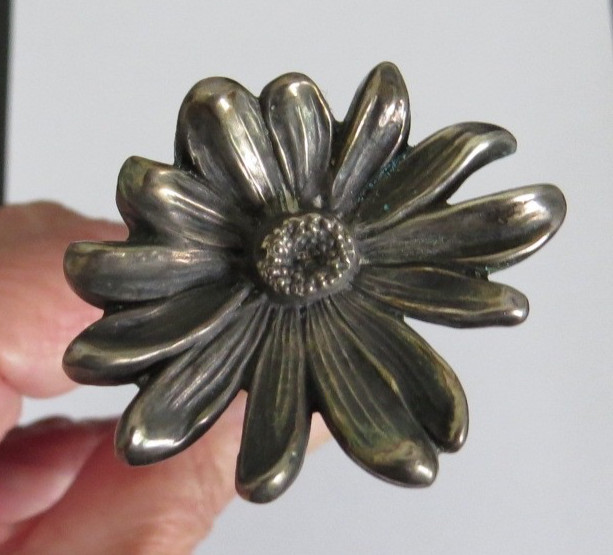 ANTIQUE WM KERR  HAT PIN WITH STERLING FLORAL FLOWER TOP