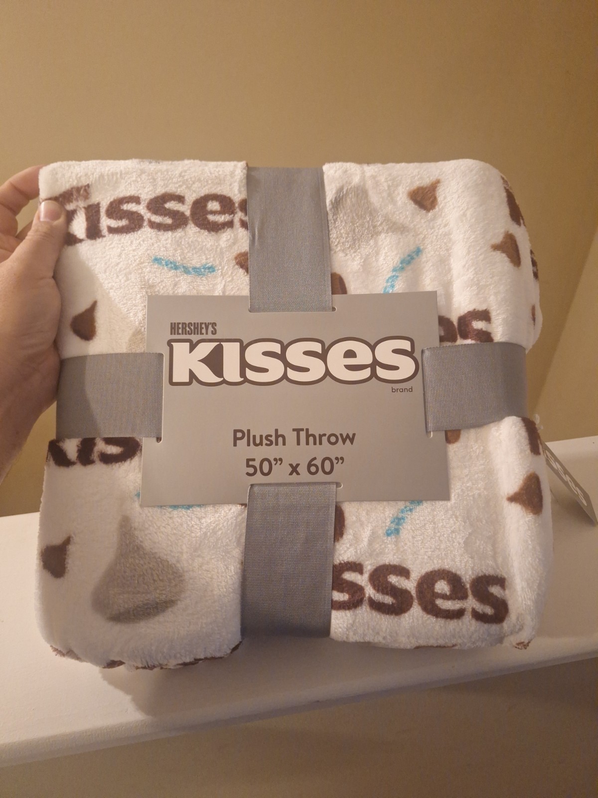 Offical Licensed HERSHEY\'s Kisses DESIGN SOFT BLANKET THROW 50\