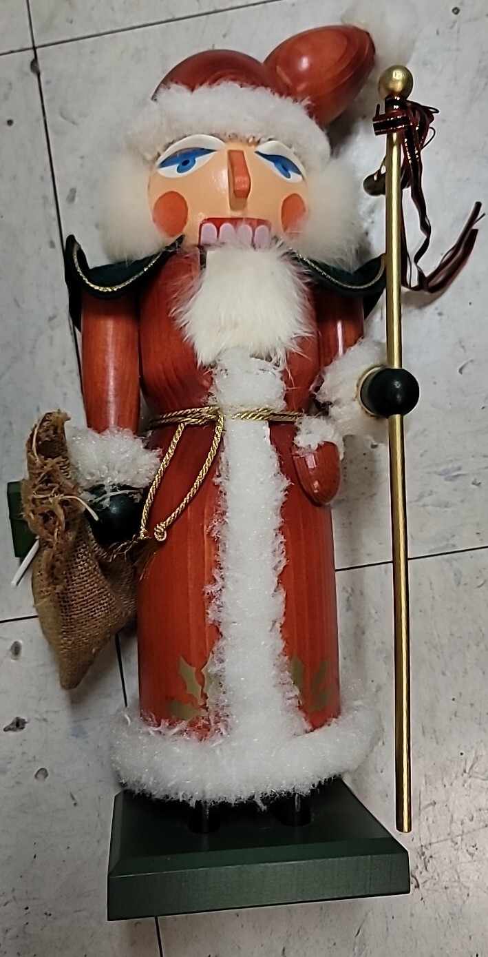 Erzgebirgische East German Nutcracker Wooden Soldier Seiffener Nussknacker