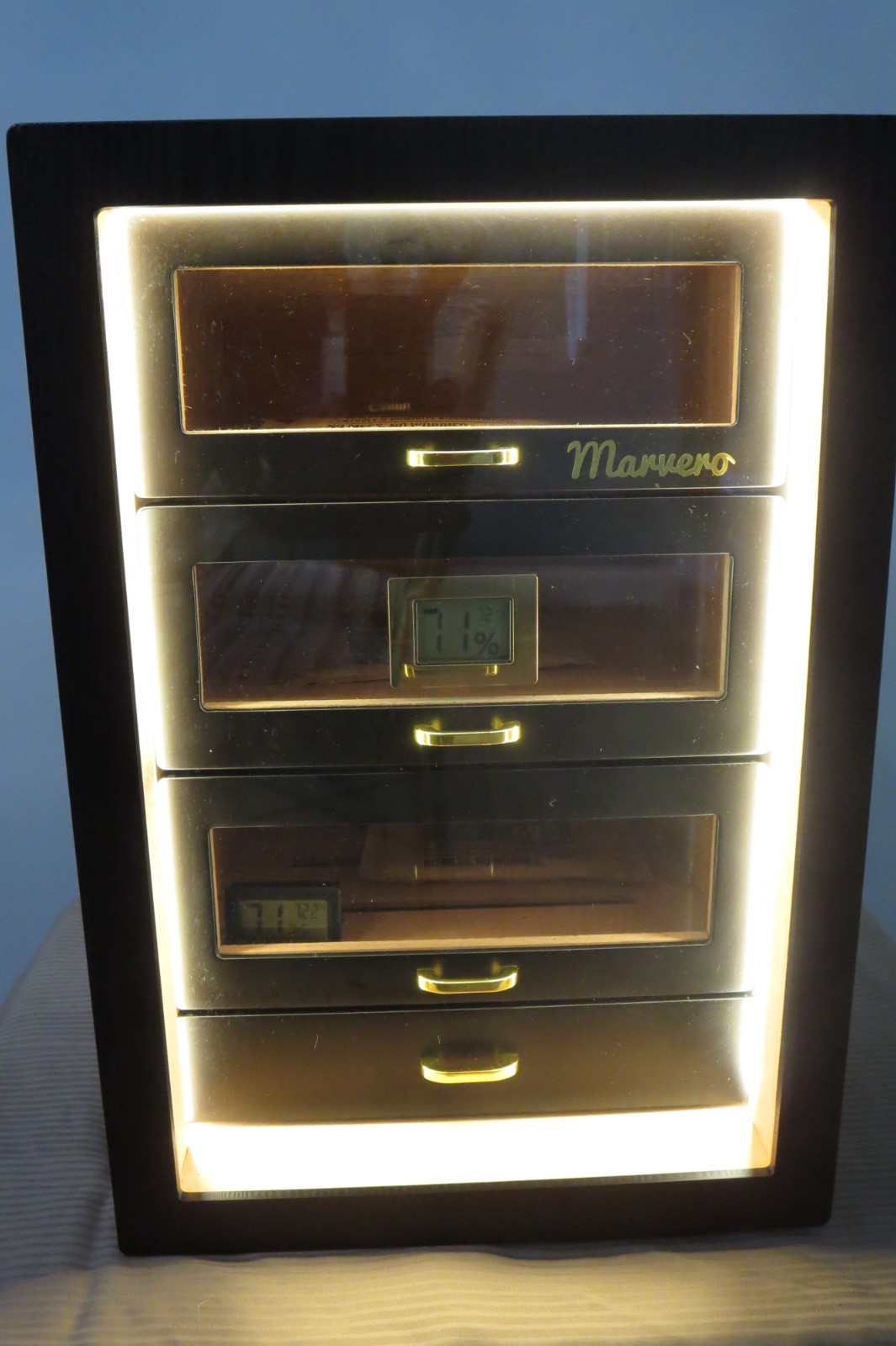 Cigar Humidor,Desktop Humidor 200-Count Triple-Sided Light, Digital Hygrometer