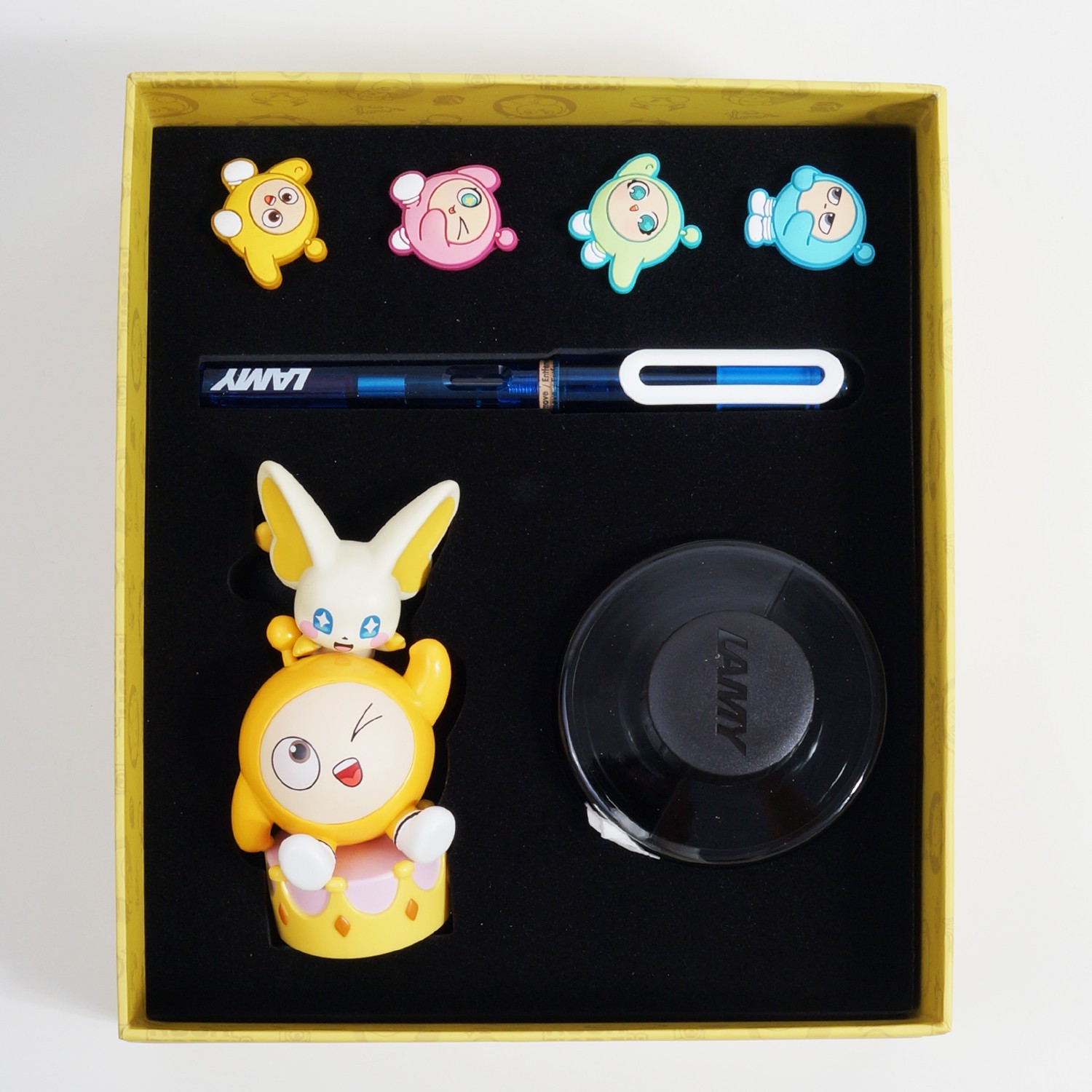 LAMY x Eggy Party Limited Edition Fountain Pen Gift Set Pink EF Nib Licensed