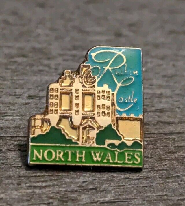 Ruthin Castle In North Wales United Kingdom Vintage Travel/Souvenir Lapel Pin
