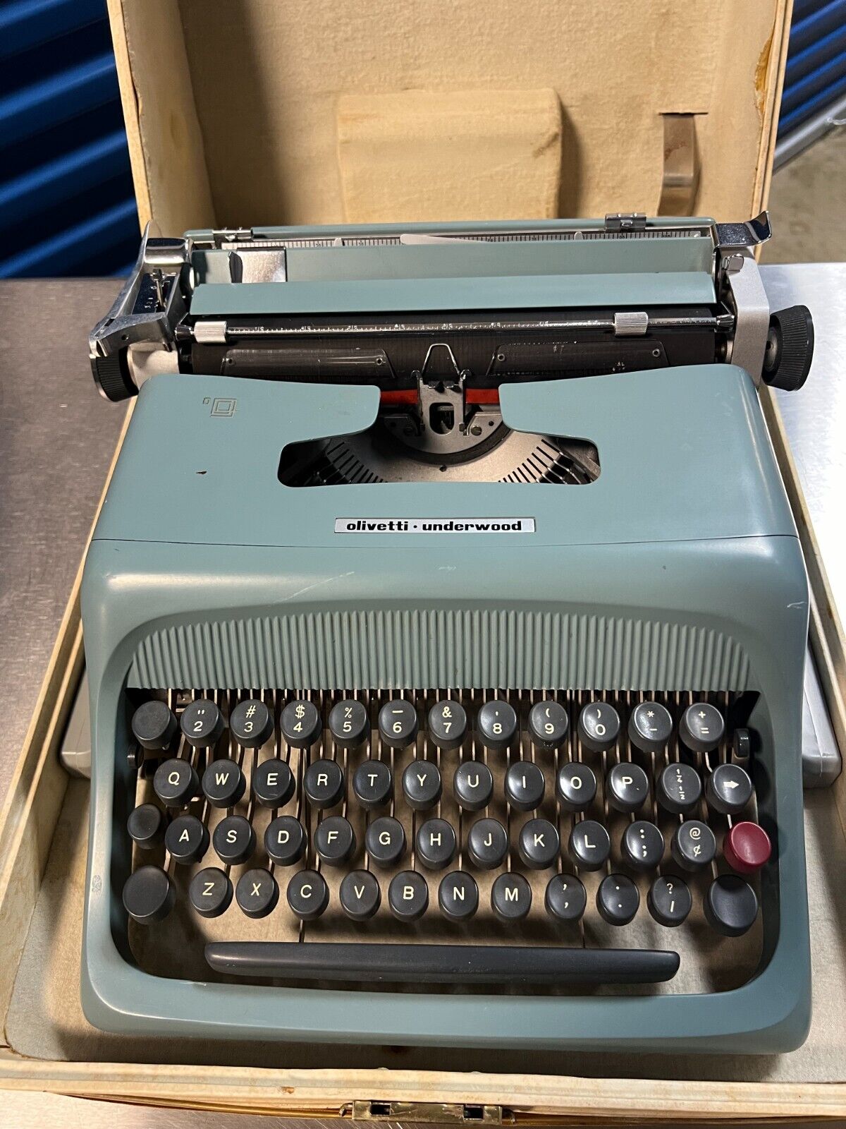 Underwood-Olivetti Studio 44 Typewriter Blue With Original Case Made in Italy