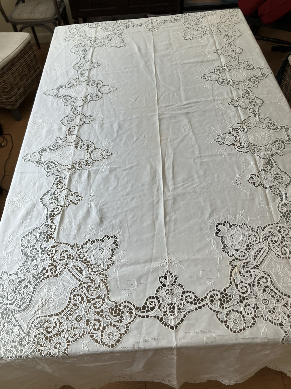 Vtg. Madeira Hand Embroidered Lace Linen Tablecloth 120x62 Quality Banquet Vtg. Madeira Hand Embroidered Lace Linen Tablecloth 120x62 Quality Banquet