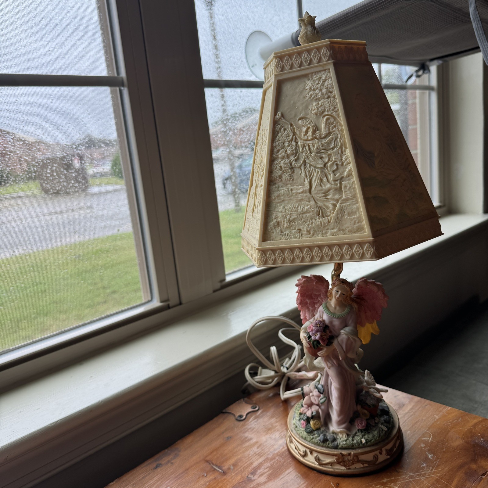 GORGEOUS Vintage 80s-90s  Plastic/Celluloid Angel Lamp 
