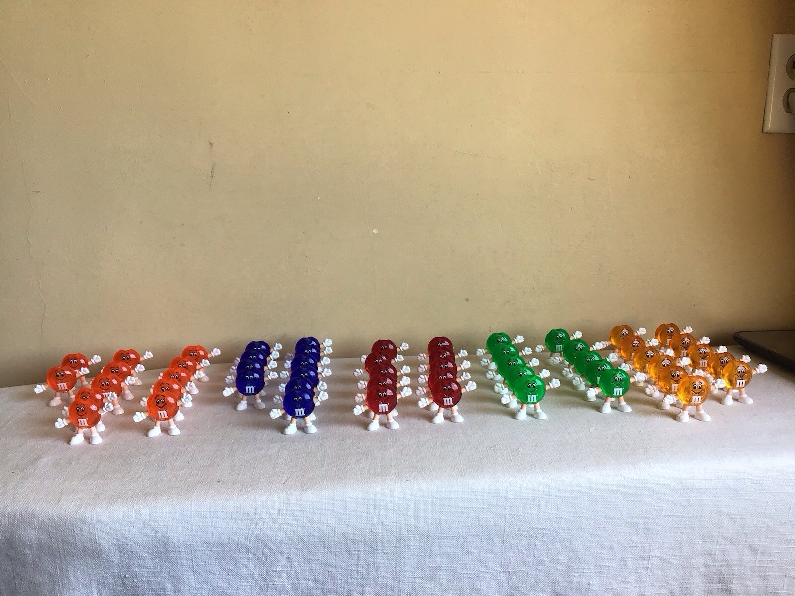 Lot Of 53 Vintage M & M Christmas Holiday Plastic Smiling String Light Covers