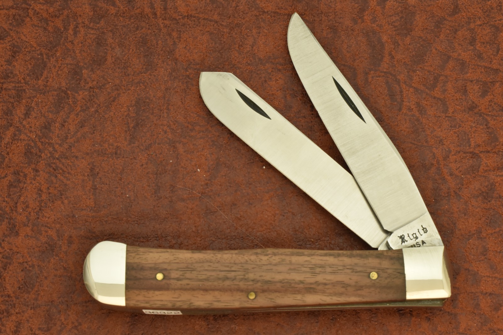 RARE RIGID USA made by CASE XX USA 1980's WALNUT WOOD TRAPPER KNIFE 7254 (36322)