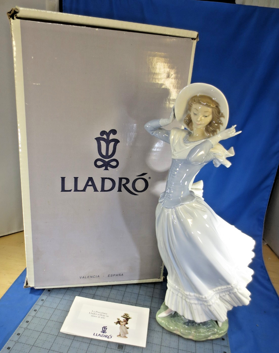 LLADRO 4936 Spring Breeze Retired Mint Condition  Original Blue Box L@@K