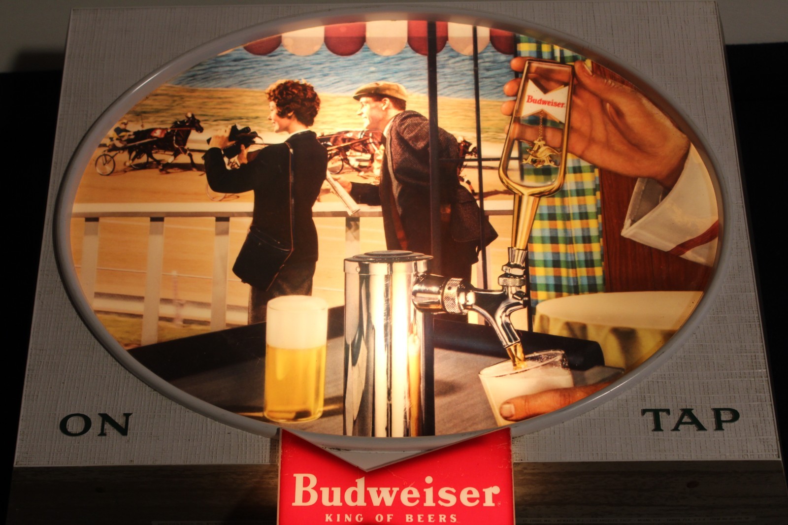 Vintage 1959 Budweiser Harness Horse Racing Bar Light. Looks Cool & Works Great Vintage 1959 Budweiser Harness Horse Racing Bar Light. Looks Cool & Works Great