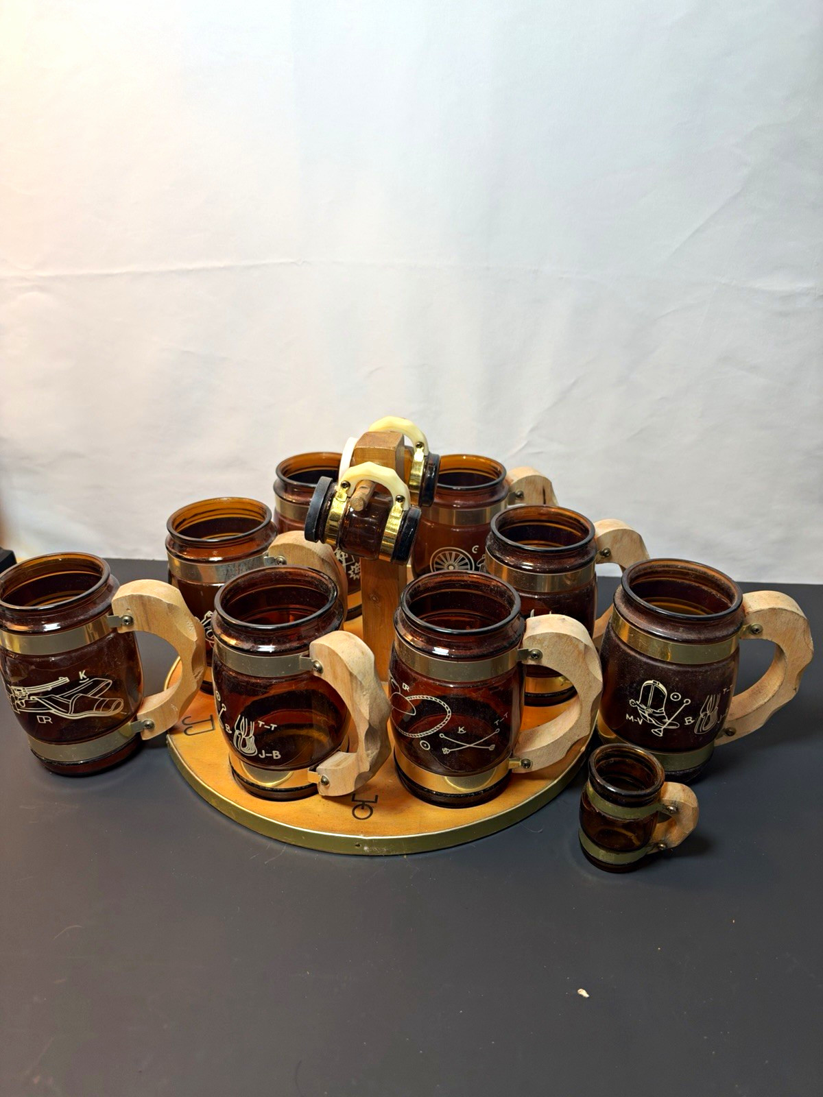 vintage 1960s Siesta Ware Cowboy / Chuckwagon amber glass mug set wooden handles vintage 1960s Siesta Ware Cowboy / Chuckwagon amber glass mug set wooden handles