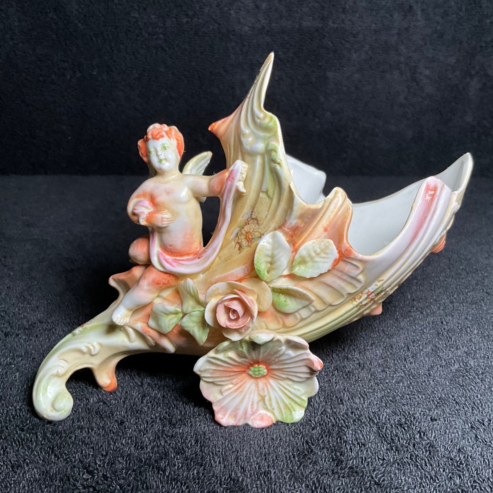 Vtg Bisque Porcelain Victorian Seashell Chariot Vase Adorned w/Cherub Angel-READ