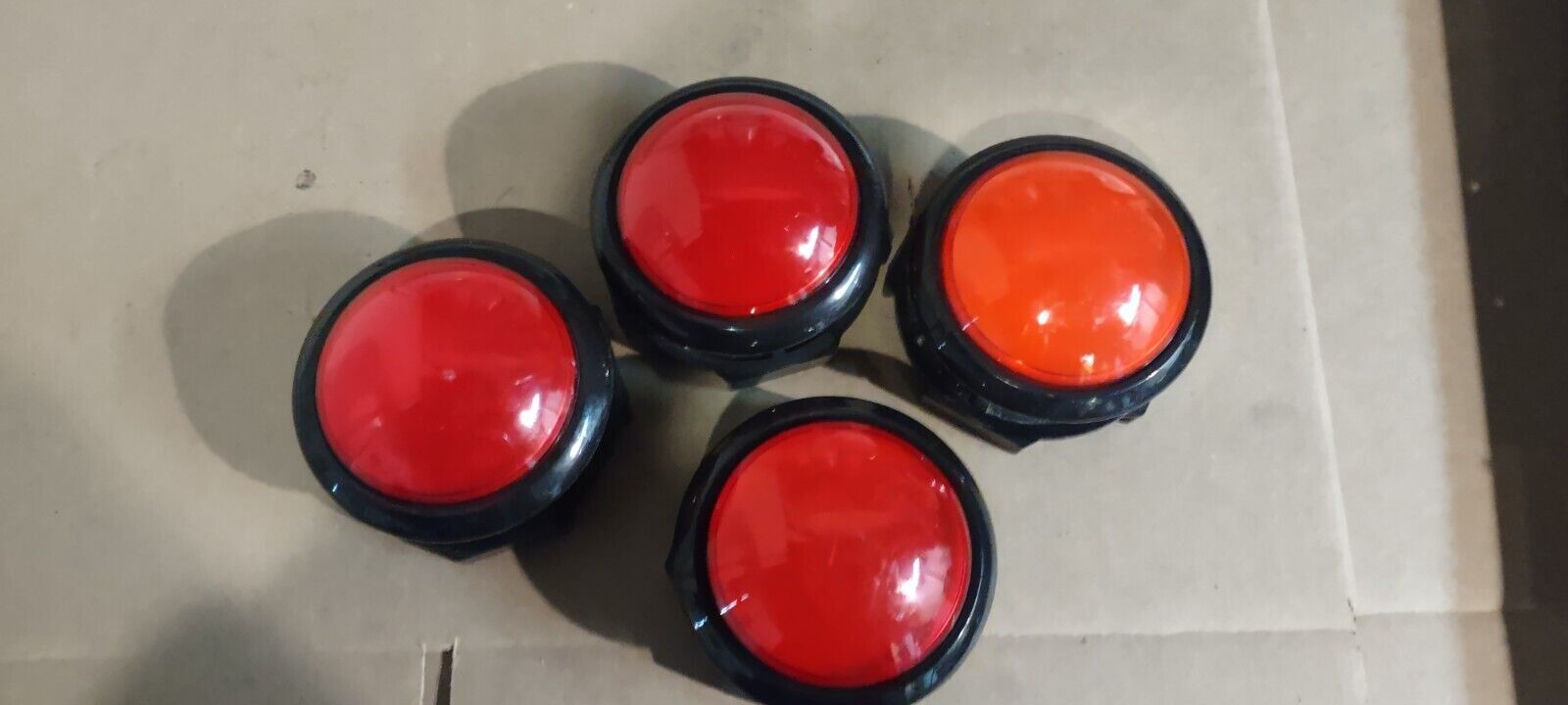 red hot twin deluxe arcade redemption large button lot #1013