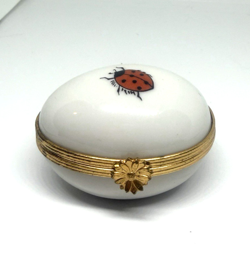 LIMOGES FRANCE Trinket or Pill BOX  LADYBUG - LADY BUG - FLOWER CLASP Porcelain