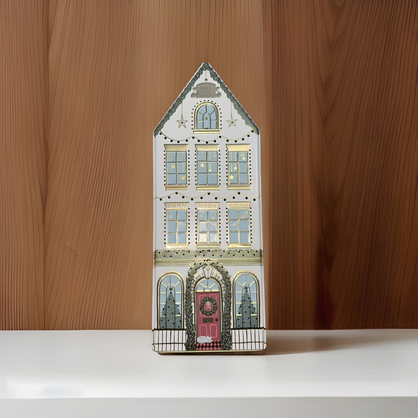 M&S Marks Spencer Christmas Cookie Tin House LED Light Up Holiday Themed 10\ M&S Marks Spencer Christmas Cookie Tin House LED Light Up Holiday Themed 10\
