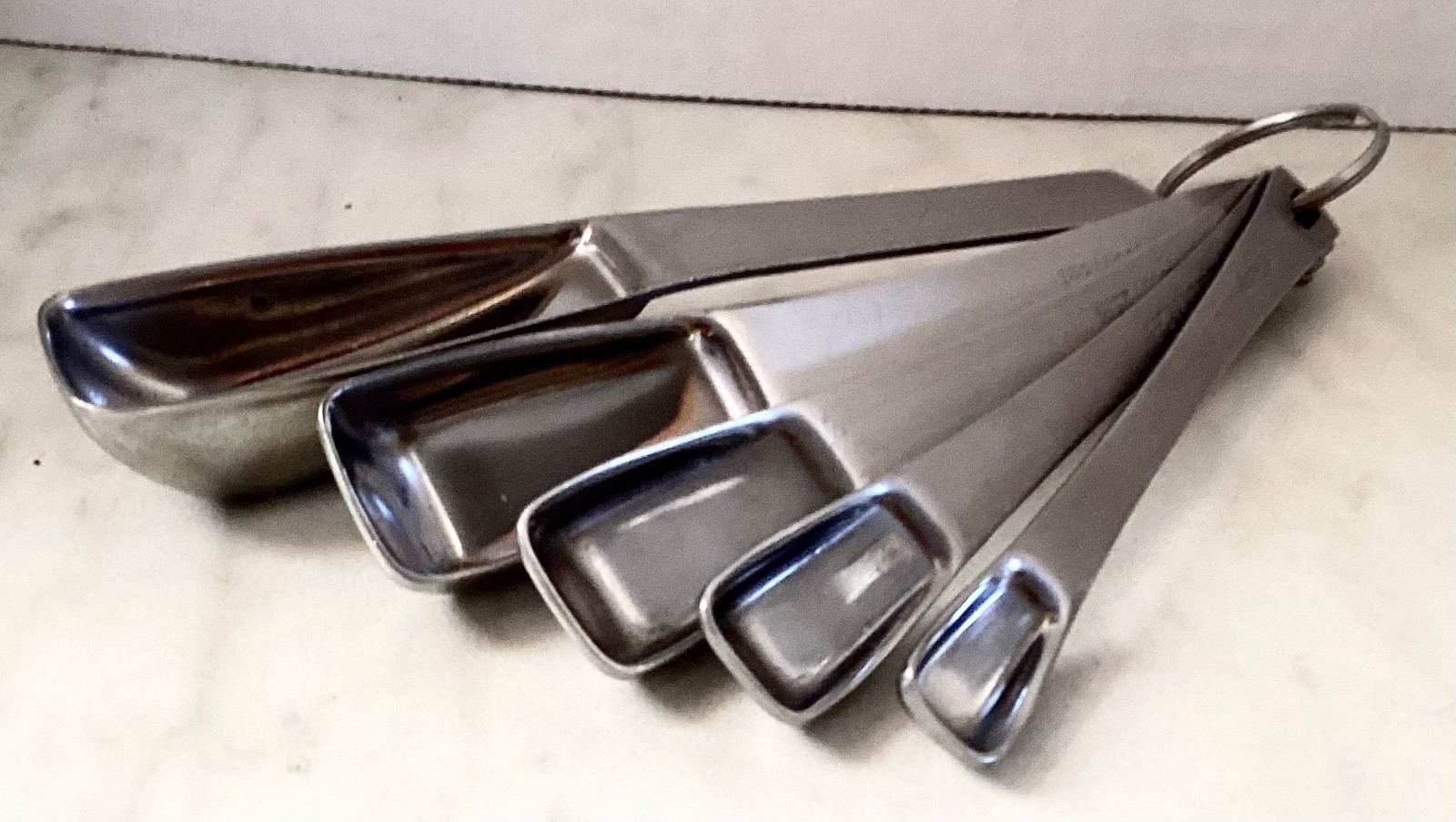 WILLIAMS SONOMA Stainless Steel Rectangle 5 Piece Measuring Spoons Set On Ring