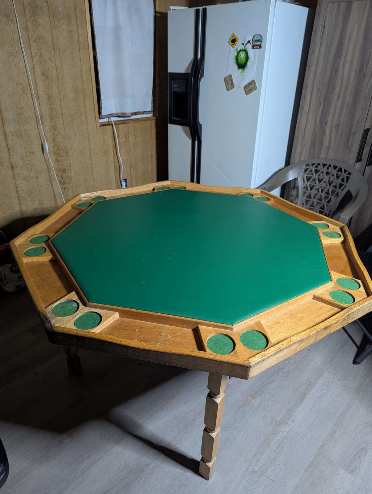 8 Sided Wooden Poker Table With Cupholders  Table Cover