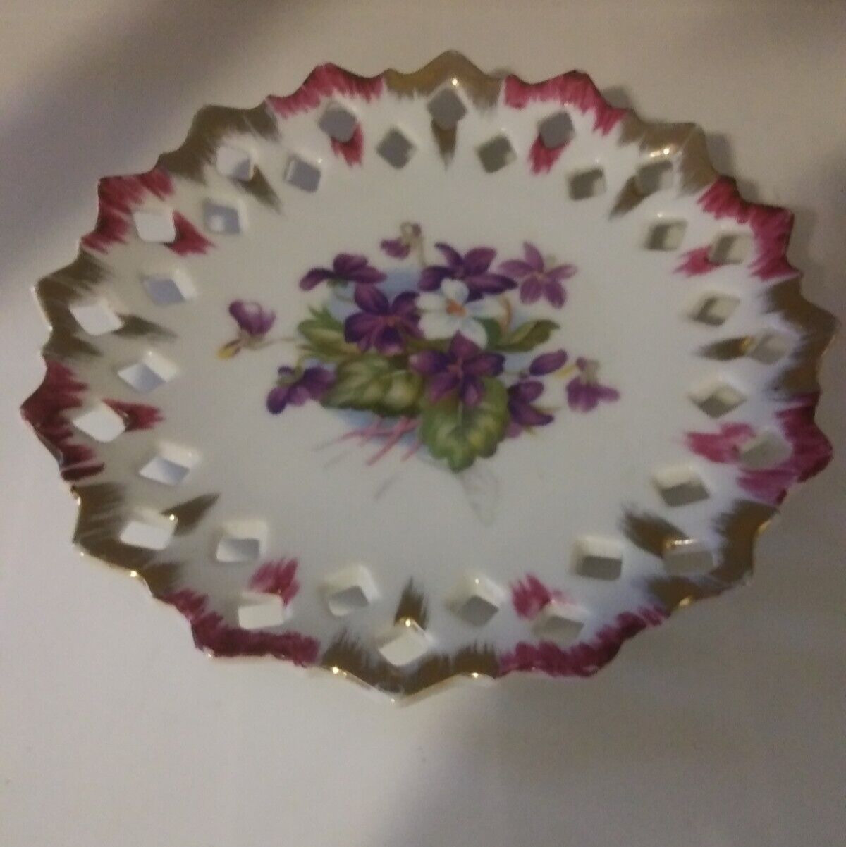 VTG LEFTON CHINA PURPLE VIOLETS DECORATIVE PLATE HAND PAINTED W DIAMOND SHAPES