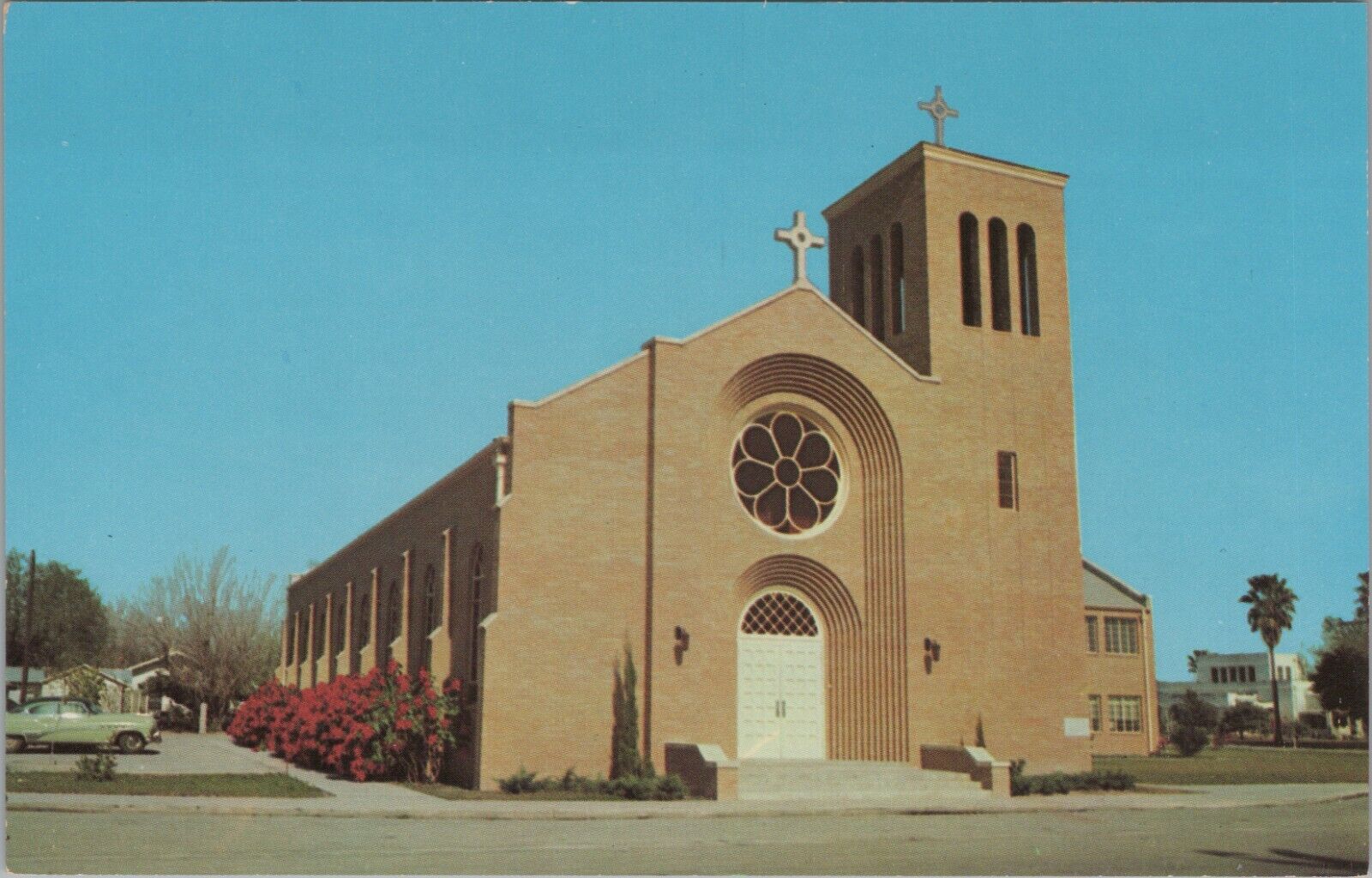 c1950s Methodist Church Pharr Texas auto postcard E850