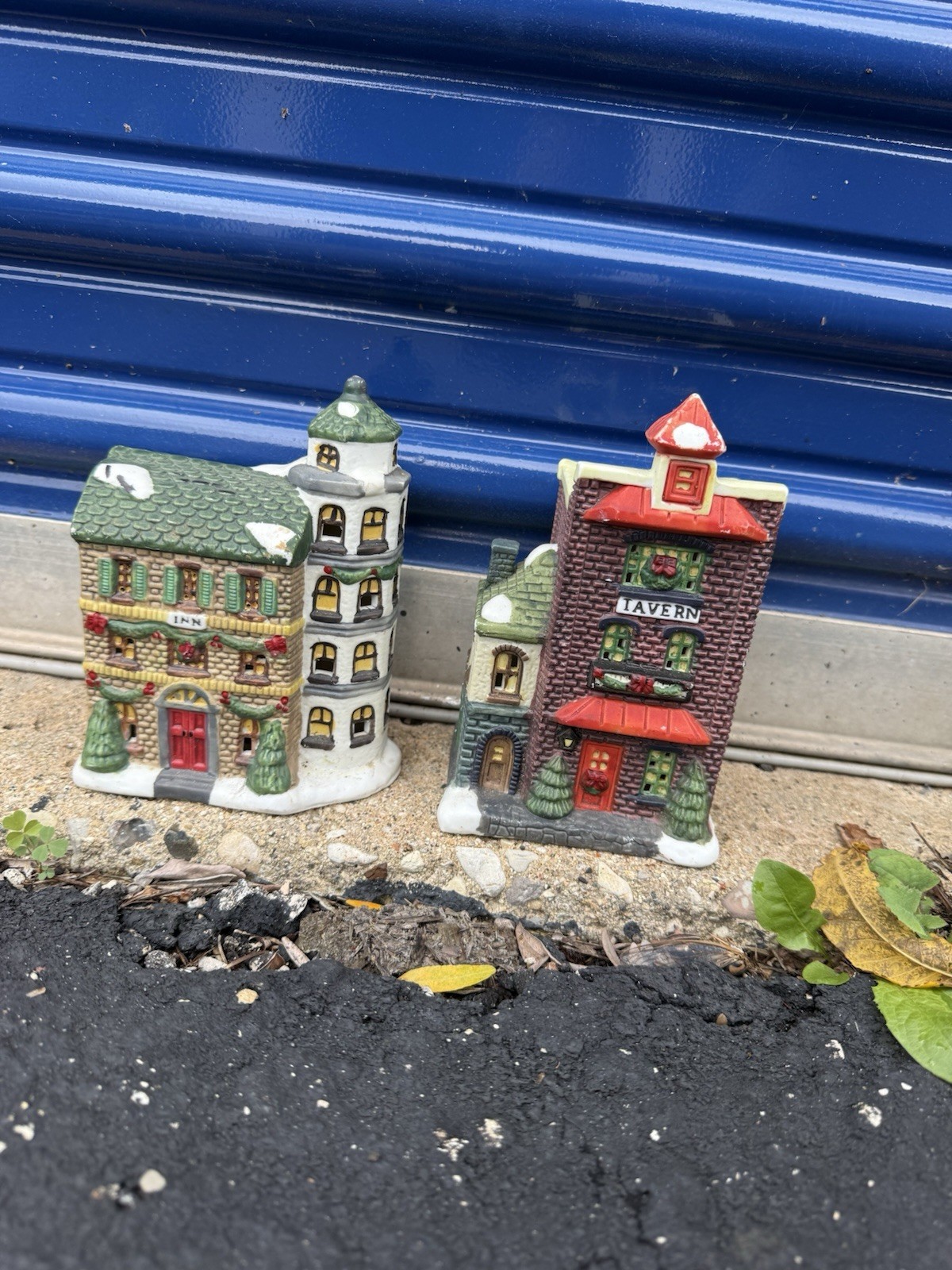 Vintage 1995 Christmas Village Ceramic Buildings Inn & Tavern Set of 2