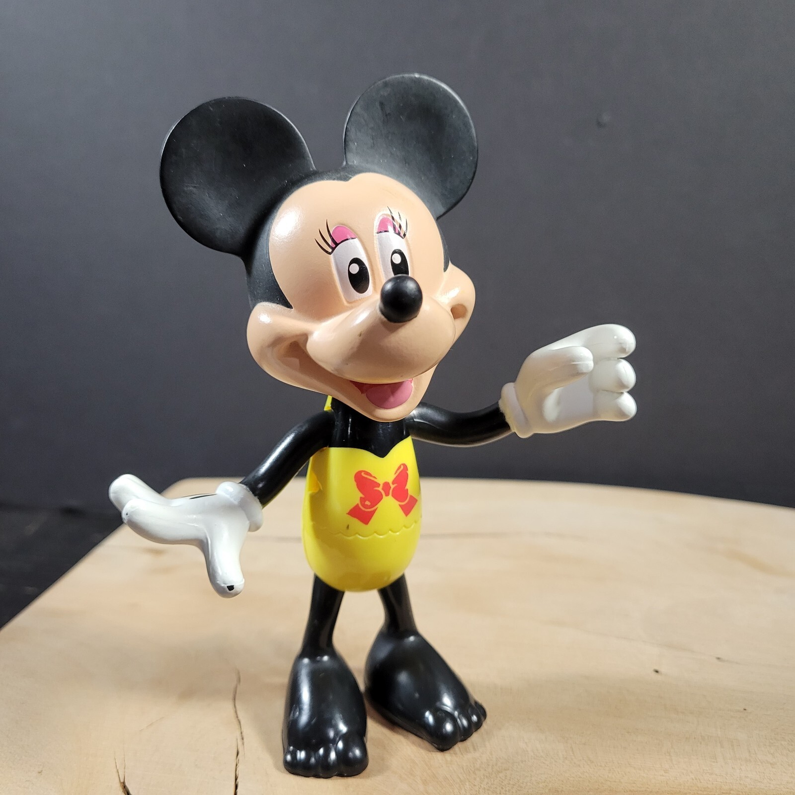 Disney Mattel Minnie Mouse 2011 Yellow Bathing Suit 5.5\