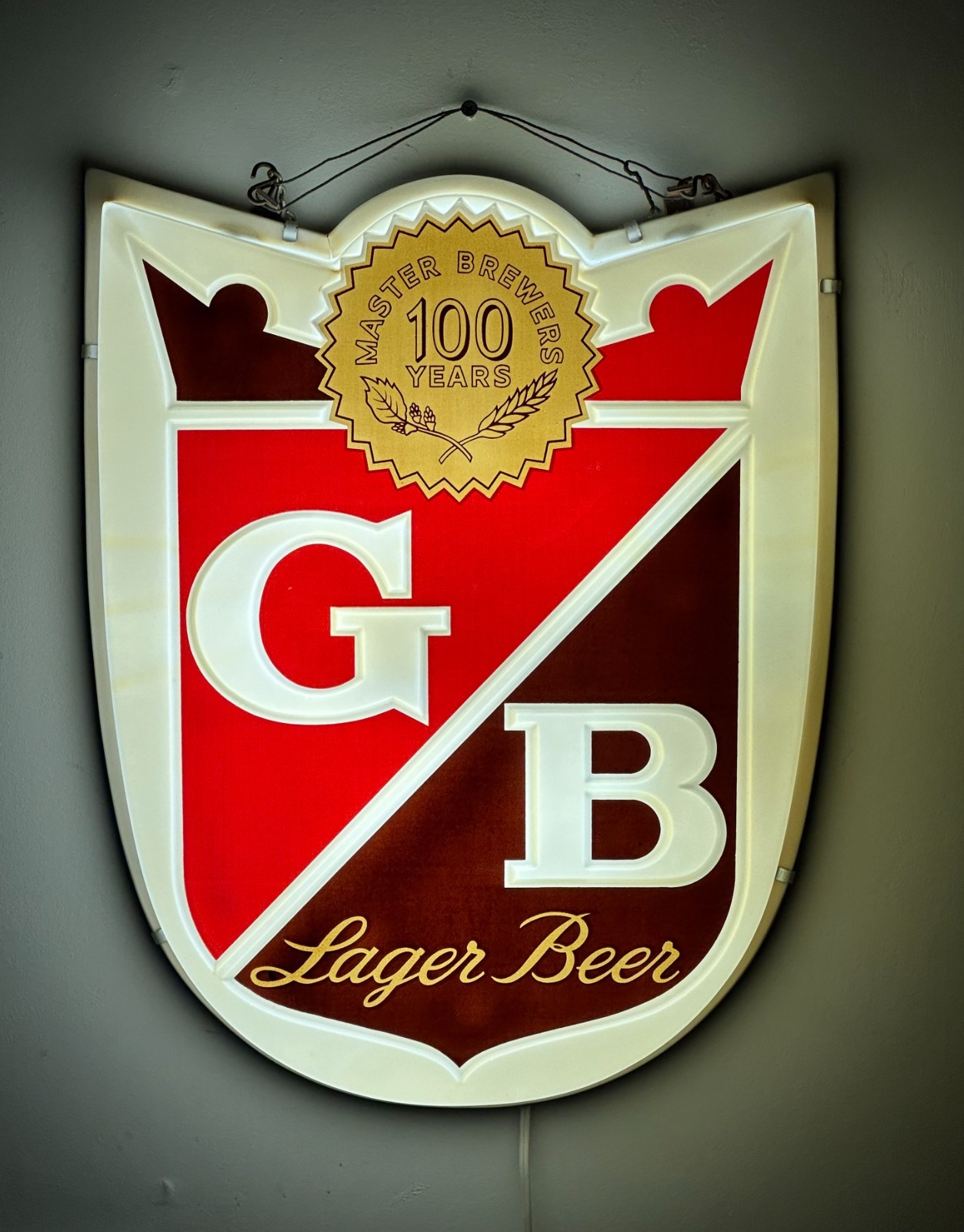VTG 1960s Gold Bond GB Lager Beer Lighted Sign Cleveland Sandusky OH Brewing