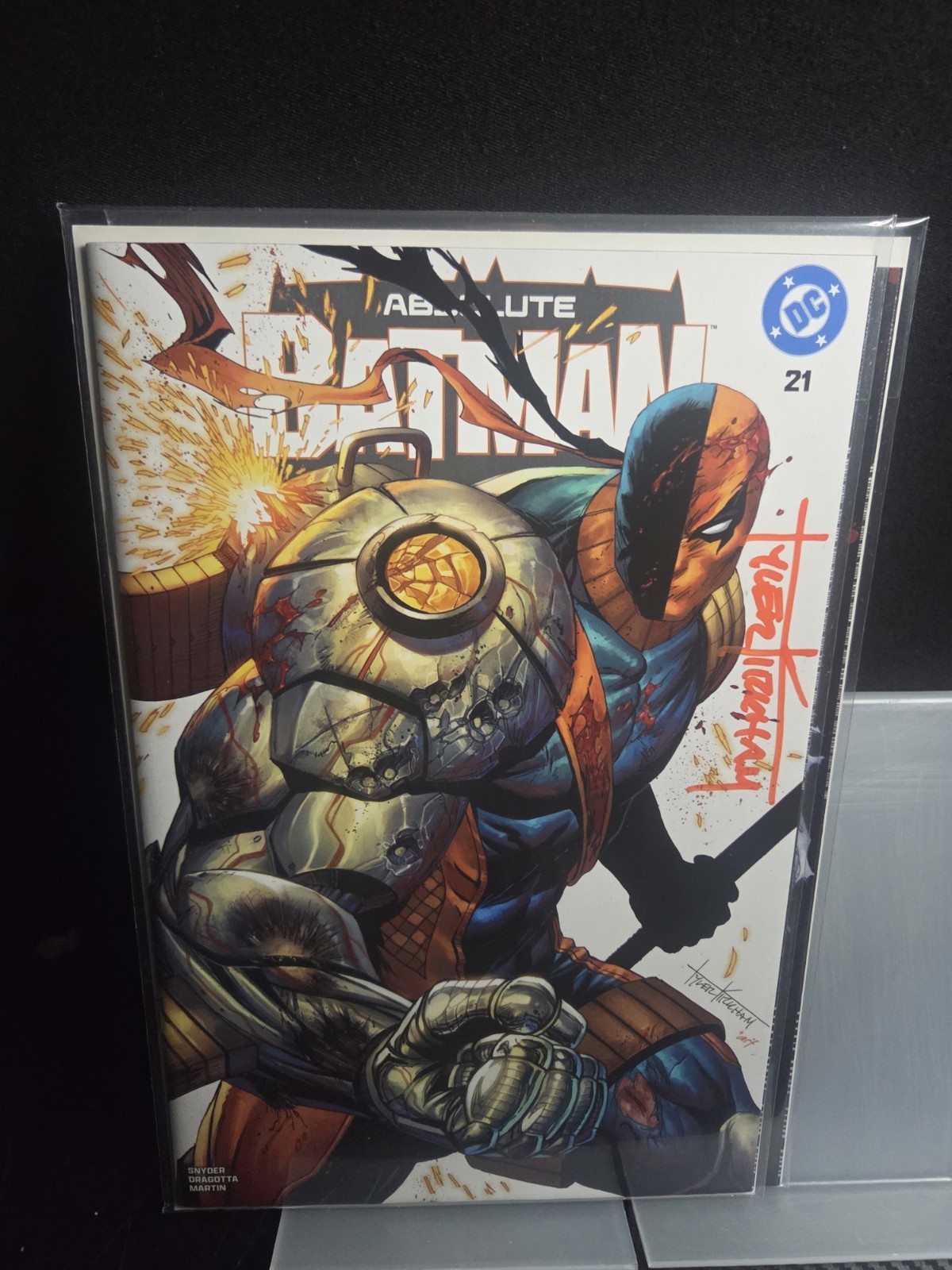PREMIUM SIGNATURE COA ABSOLUTE BATMAN 21 DEATHSTROKE BATTLE DAMAGE TRADE VARIANT