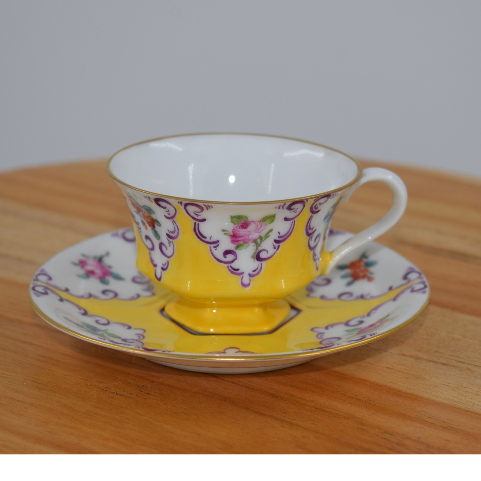 K Hutschenreuther Hohenberg Bavaria Tea Cup Saucer Set Yellow Floral