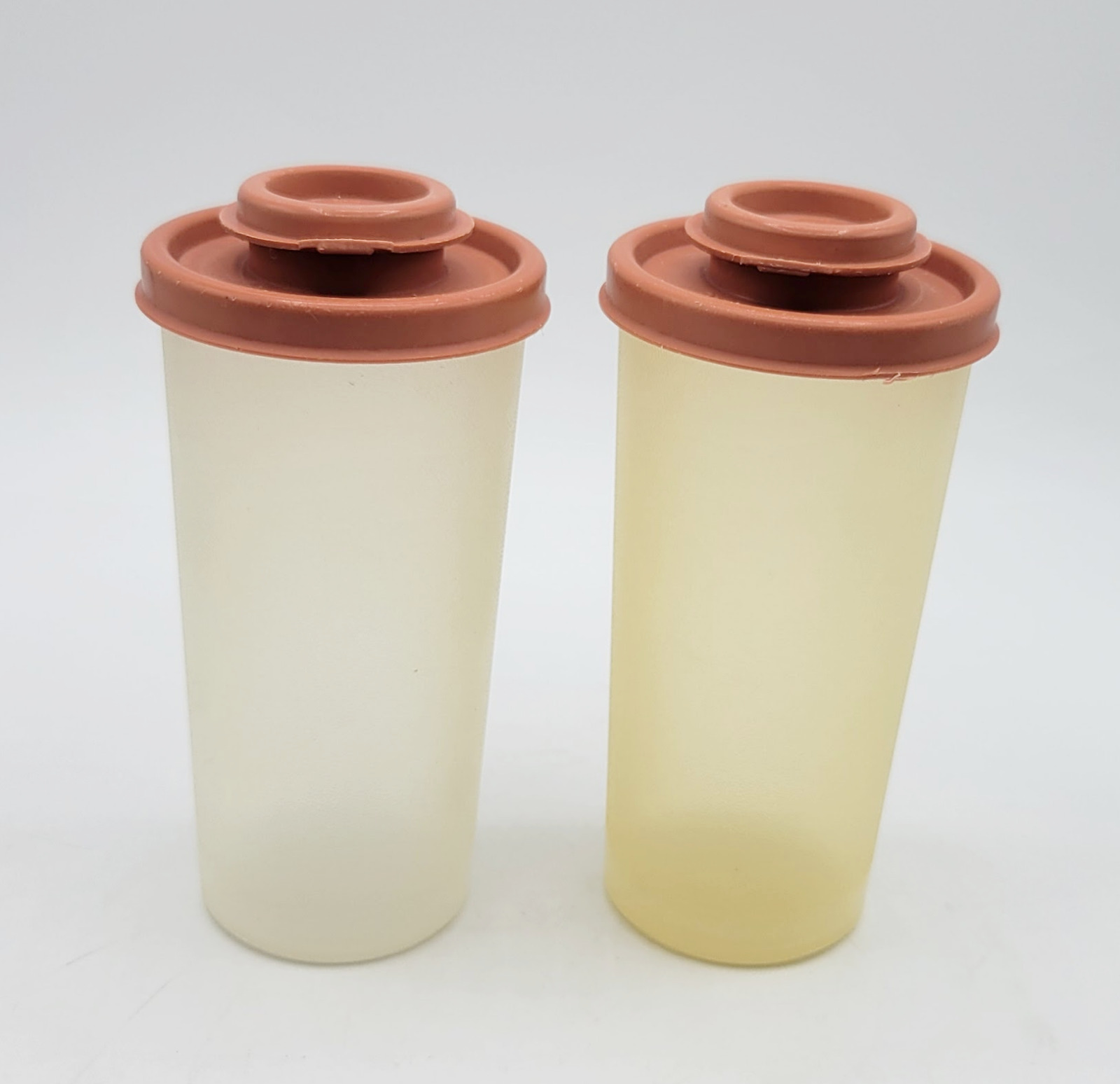 Vintage Tupperware 1329-10 & 1329-8 Salt and Pepper Shakers with Lid 629-12 Set